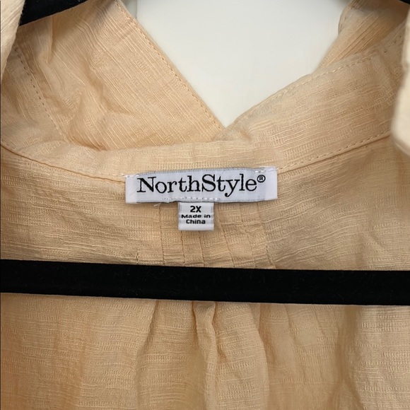 Light Yellow Button-Up Shirt - Picture 2 of 4